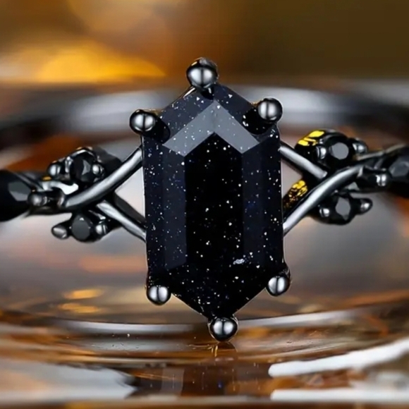 angol Jewelry - Womens Eligant Black Rhombus With Synthetic Zirconia Ring